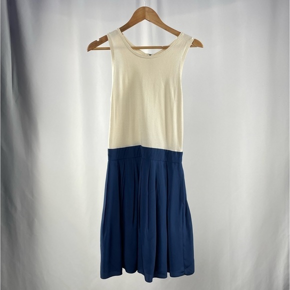 Shoshanna Sleeveless Exposed Back Zipper Silk Mini Dress in Cream Blue‎ Size Med - Picture 1 of 4
